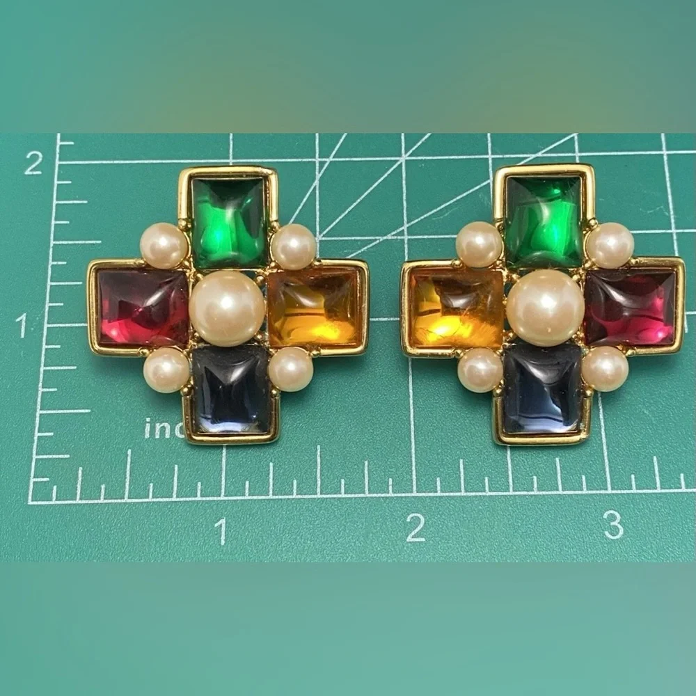 Vintage Monet Multicolor Glass Gripoix Maltese Cross Earrings Pearl‎